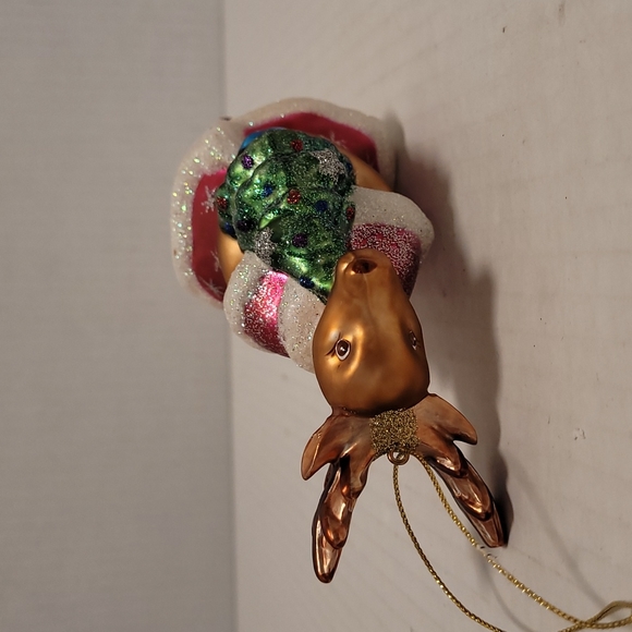 Adorable Reindeer Holding  a Christmas Tree Ornament - Picture 13 of 16